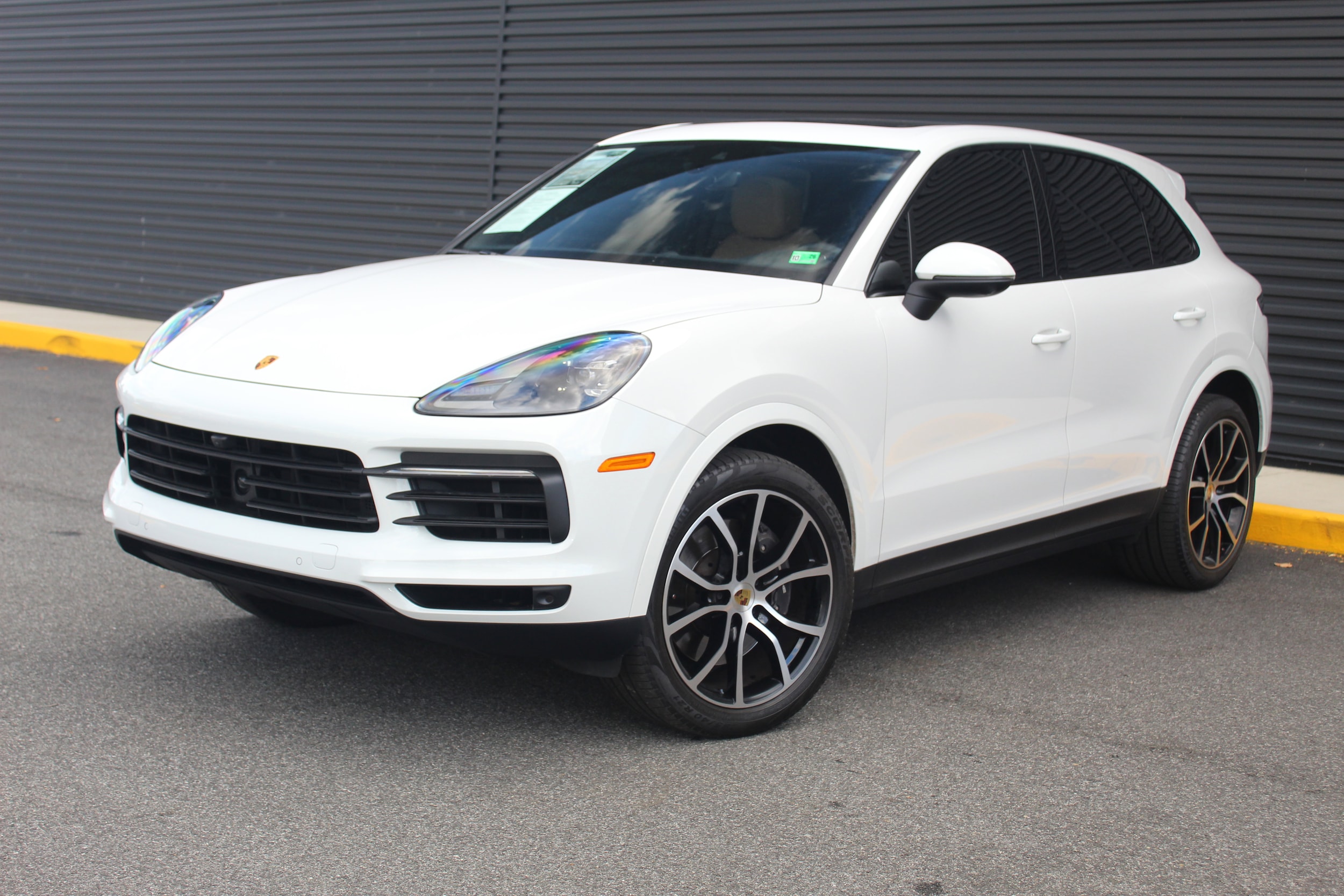 2023 Porsche Cayenne Base's photo
