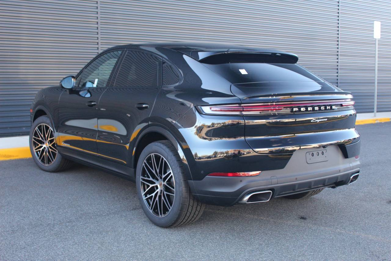2026 Porsche Cayenne Coupe photo 3