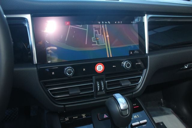 2026 Porsche Macan S - Photo 17
