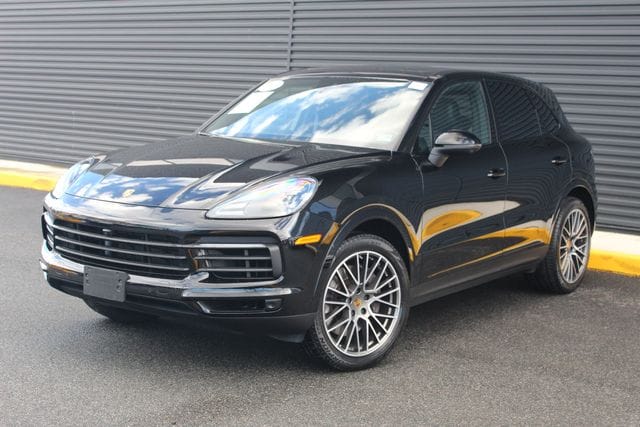 2023 Porsche Cayenne Base's photo