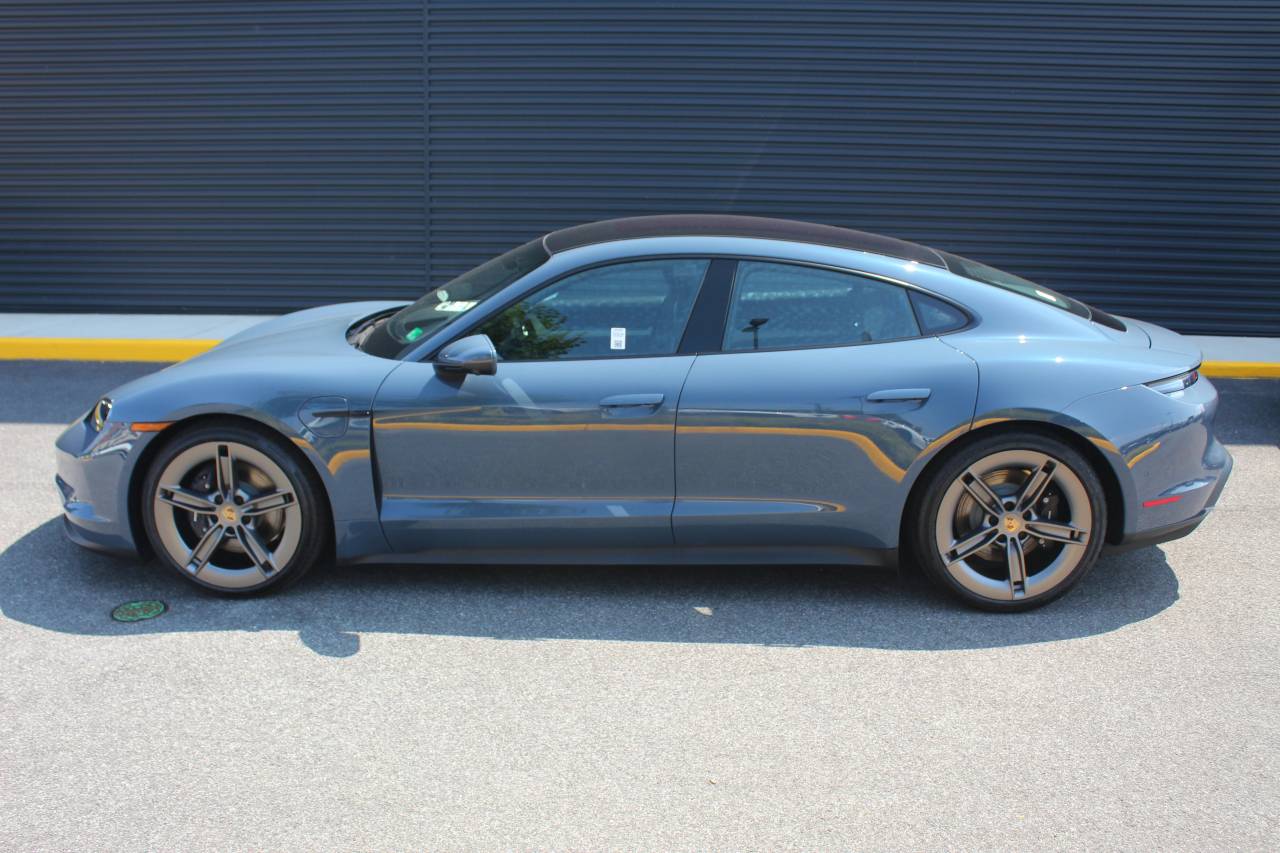 2025 Porsche Taycan 4 photo 2