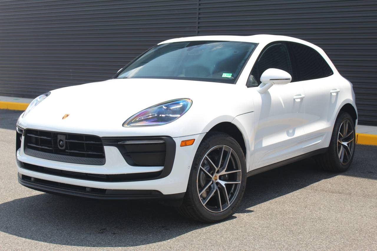 2026 Porsche Macan SUV 