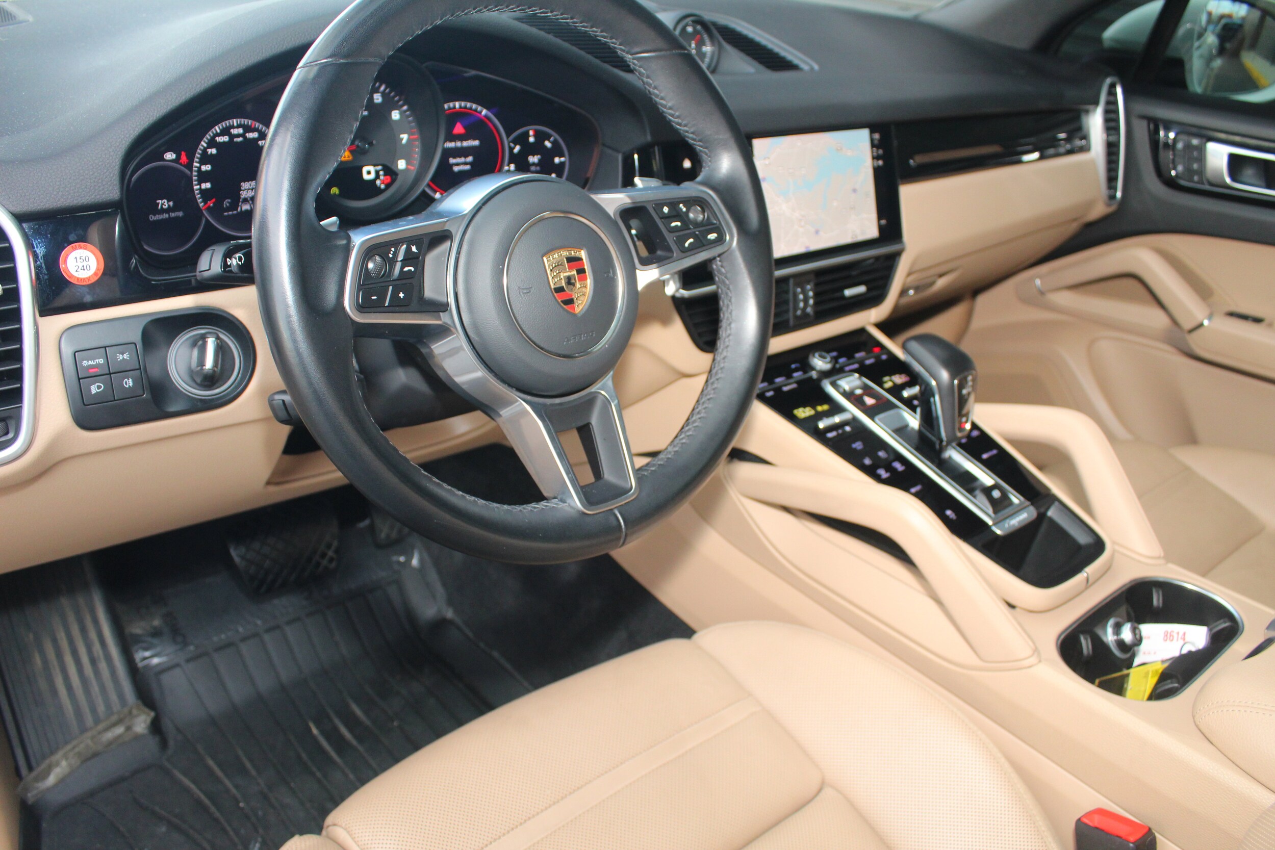 2023 Porsche Cayenne Platinum Edition photo 3
