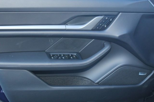 2026 Porsche Taycan Base - Photo 21