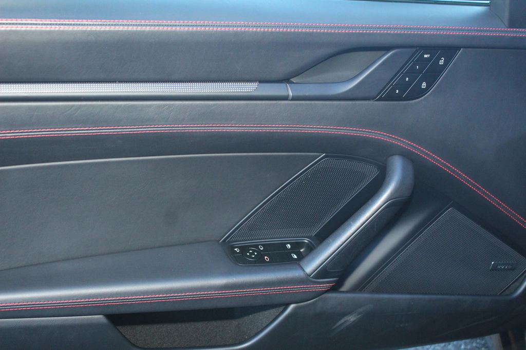 2024 Porsche 911 GTS - Photo 21