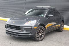 2022 Porsche Macan SUV