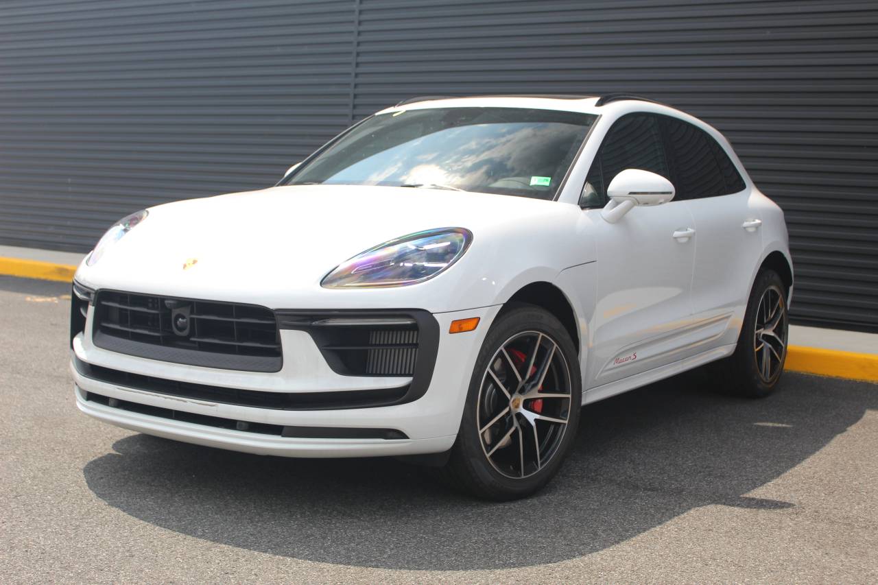 2025 Porsche Macan