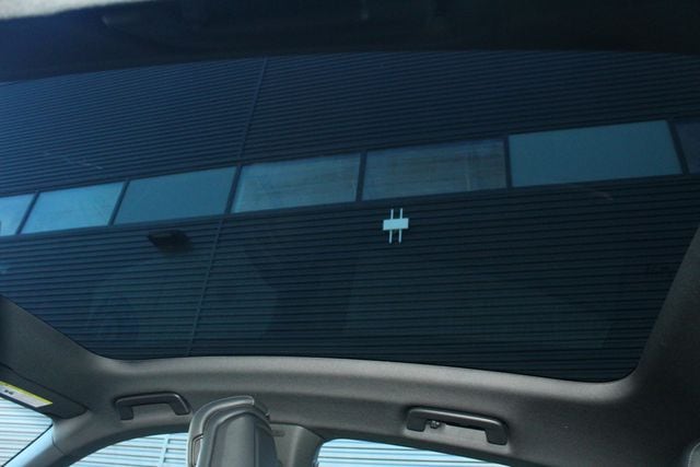 2026 Porsche Taycan Base - Photo 24