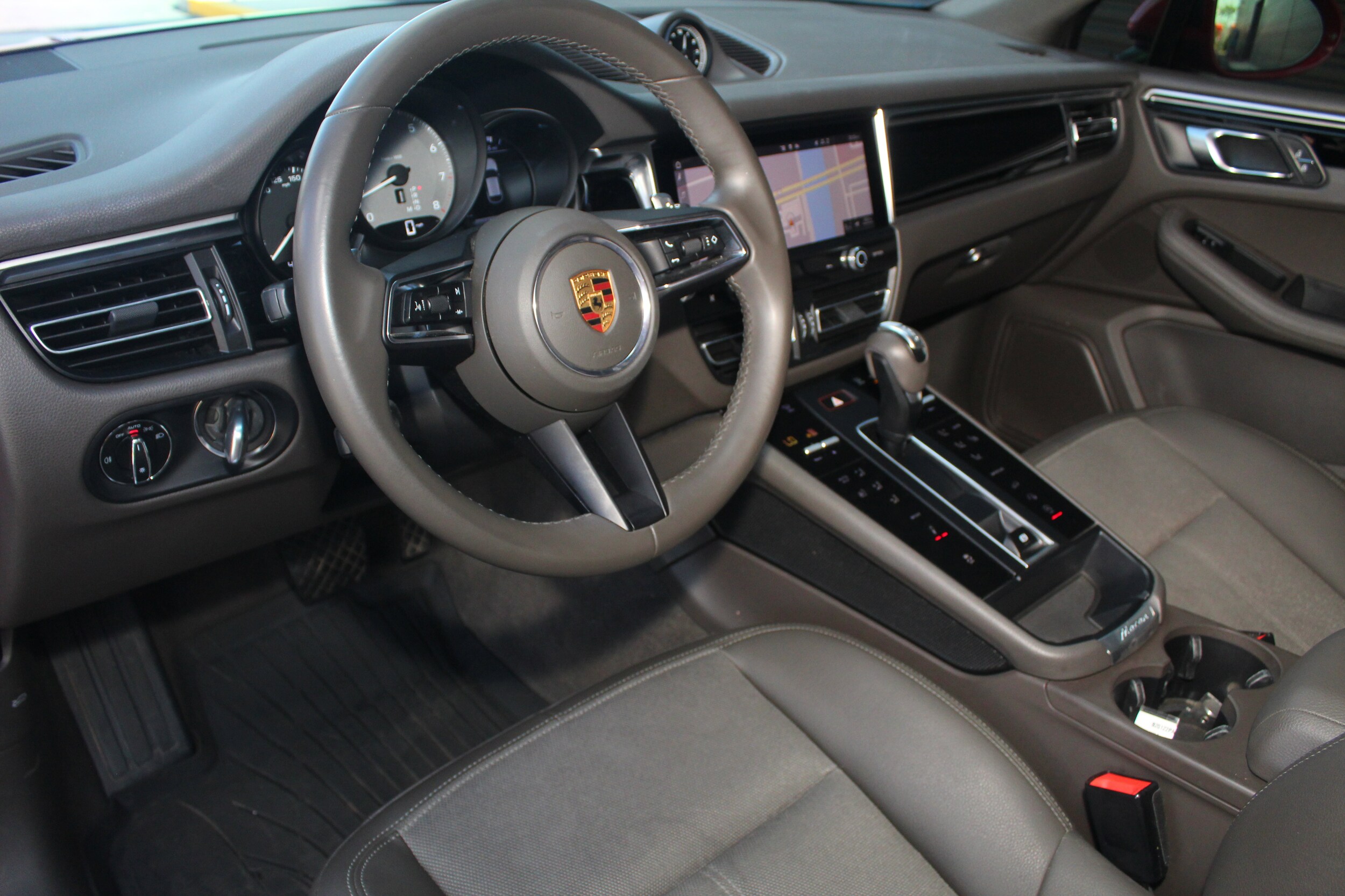 2022 Porsche Macan S photo 4