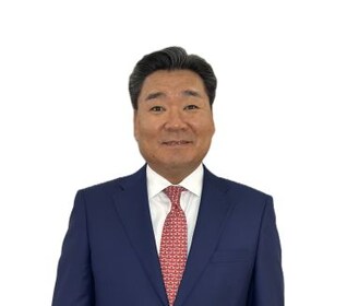 Staff member Donald Kim from ID_b4bbdb80e3e3