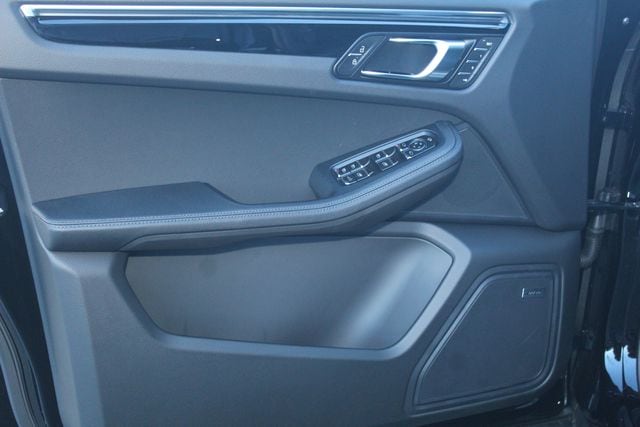 2026 Porsche Macan S - Photo 21