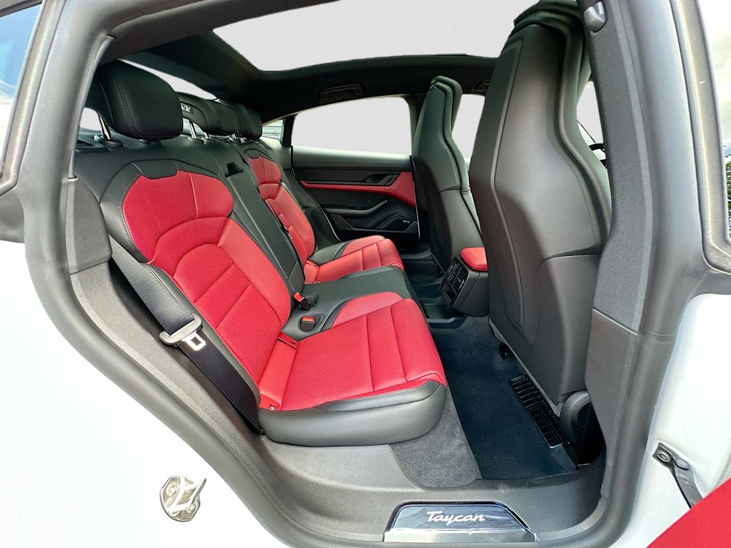 2026 Porsche Taycan S - Photo 29