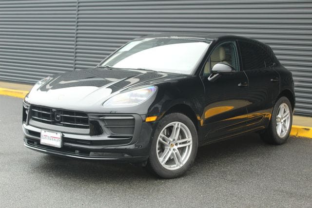 2025 Porsche Macan Base