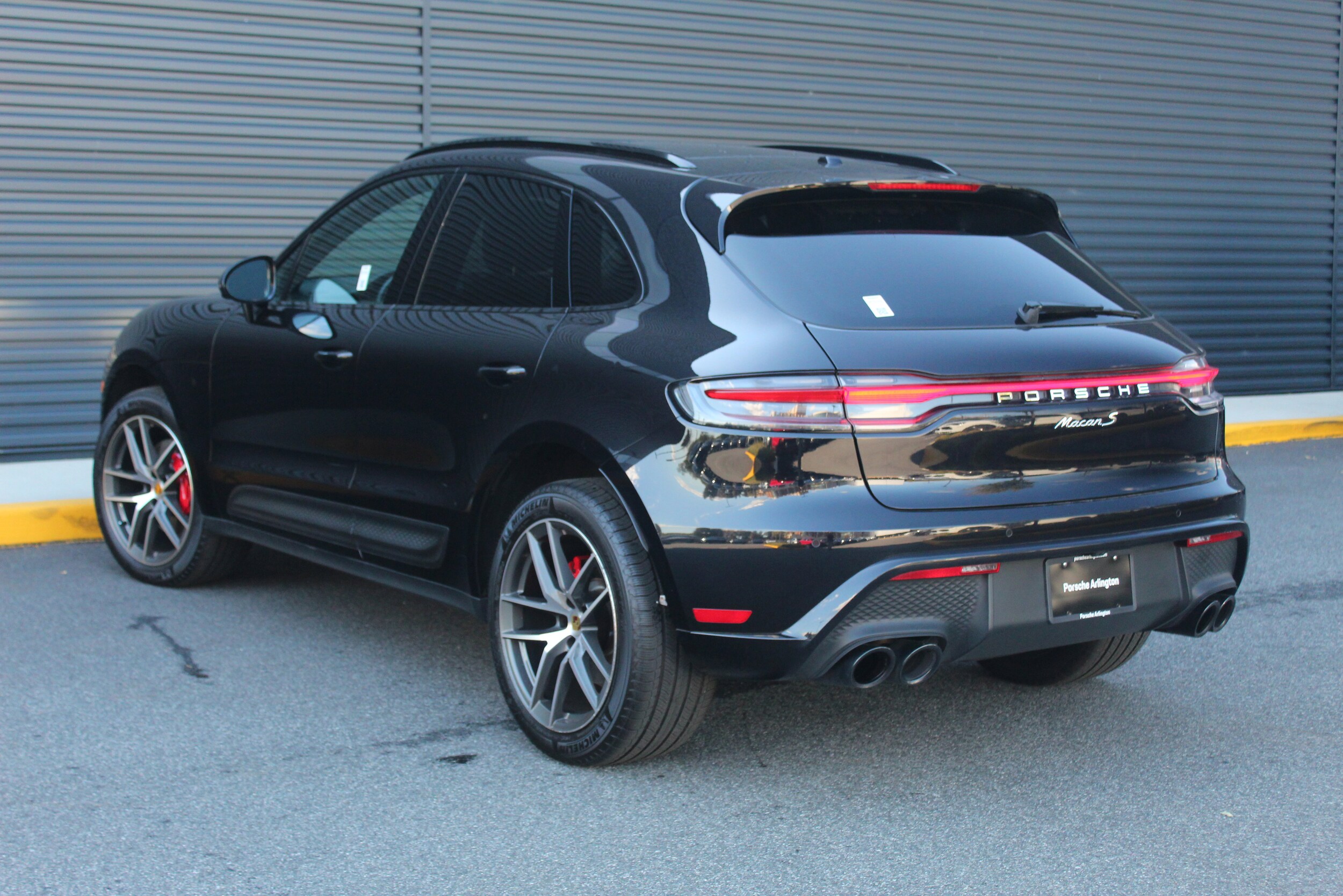 2023 Porsche Macan S photo 3