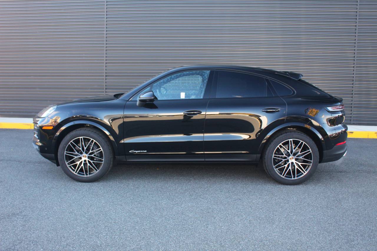 2026 Porsche Cayenne Coupe photo 2
