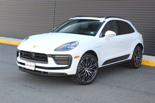 2026 Porsche Macan Base