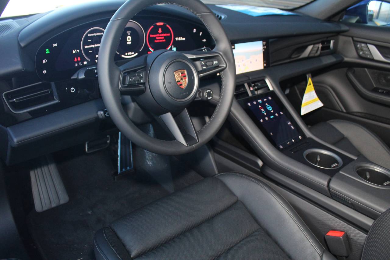 2026 Porsche Taycan 4 photo 4