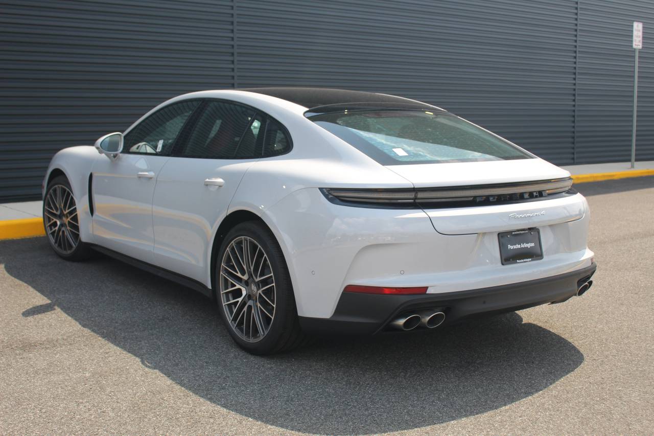 2025 Porsche Panamera 4 photo 3