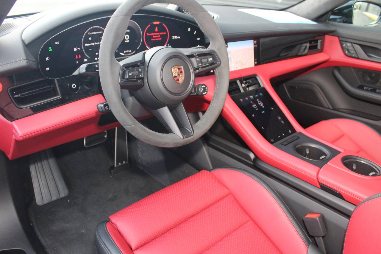 2025 Porsche Taycan GTS photo 2