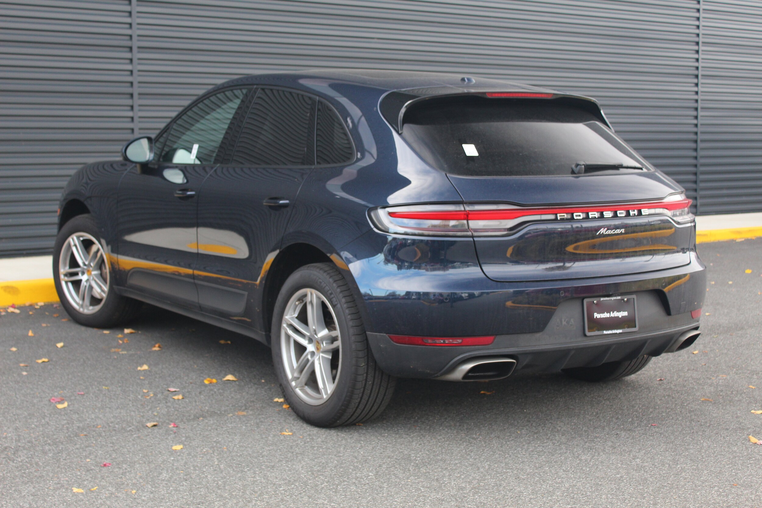 2021 Porsche Macan Base photo 3