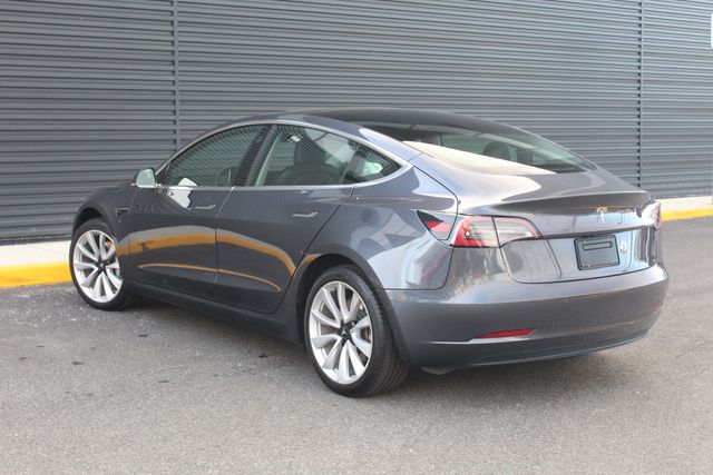 2019 Tesla Model 3 Standard Range Plus photo 3