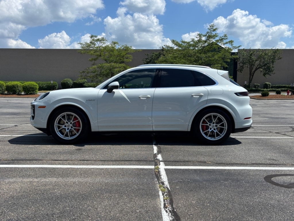 New 2025 Porsche Cayenne E-Hybrid S SUV