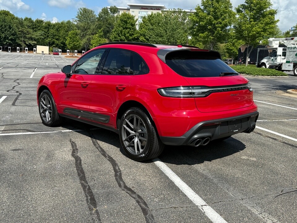 2025 Porsche Macan T photo 3