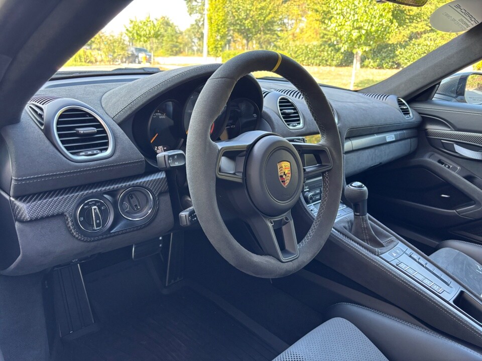 2025 Porsche Boxster Spyder photo 4