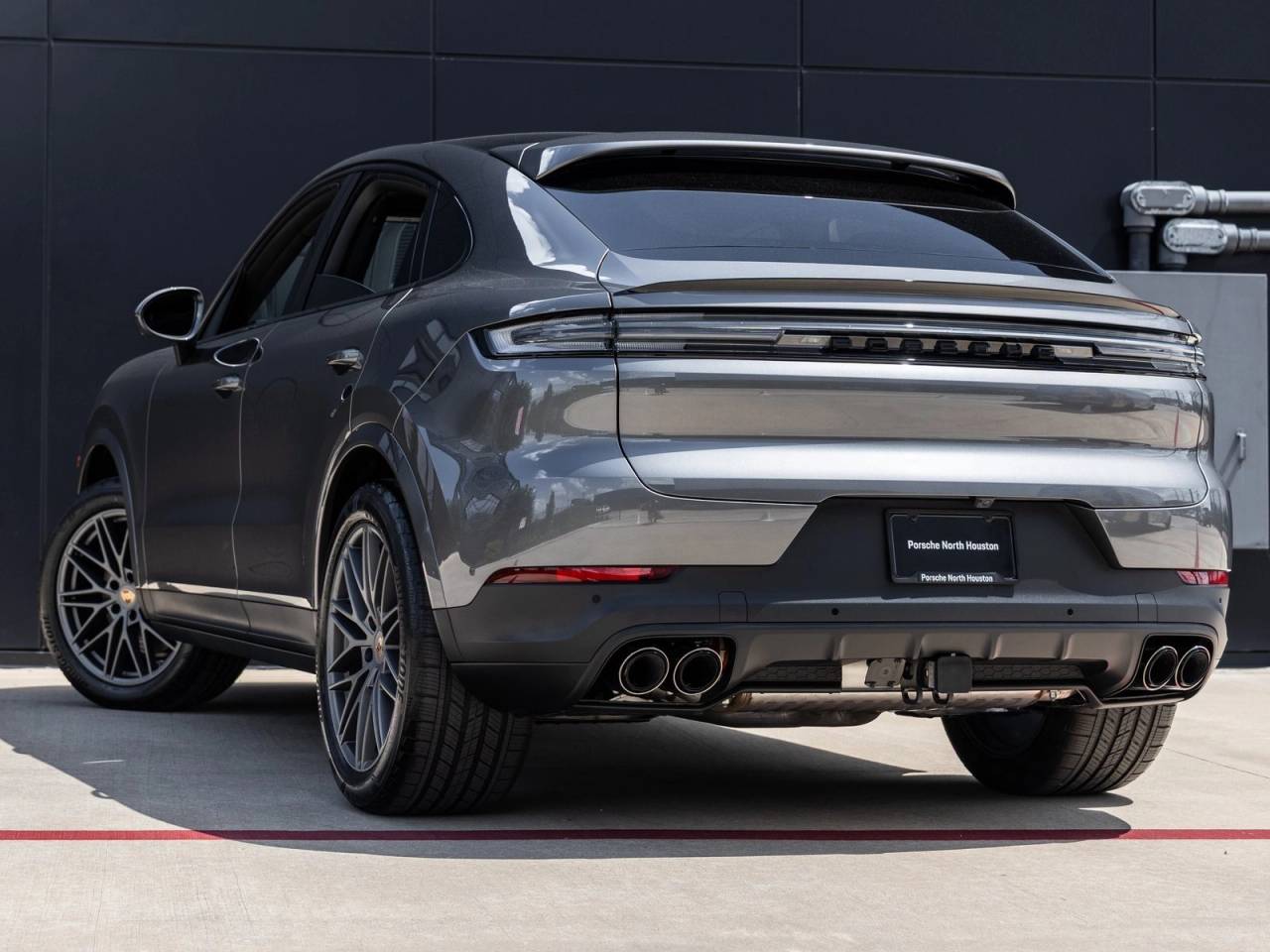 2025 Porsche Cayenne Coupe photo 3