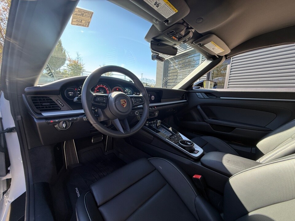 2023 Porsche 911 4 GTS Cabriolet photo 4