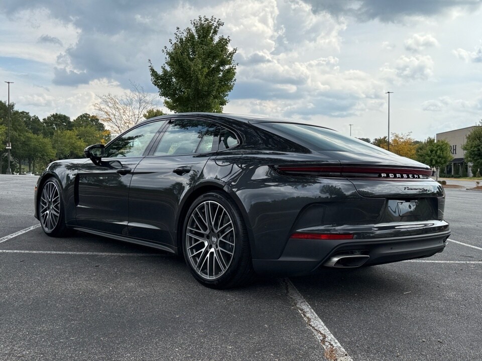 2025 Porsche Panamera E-Hybrid 4 photo 3