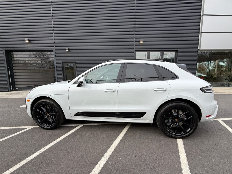 2024 Porsche Macan GTS photo 2