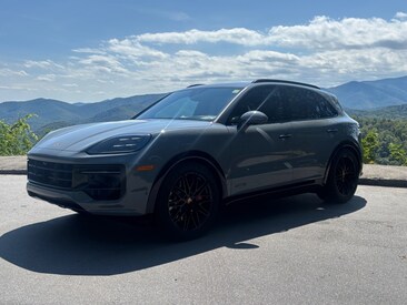 2025 Porsche Cayenne GTS SUV