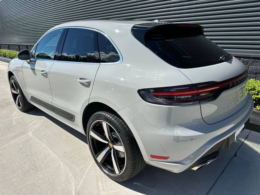 2026 Porsche Macan S photo 2