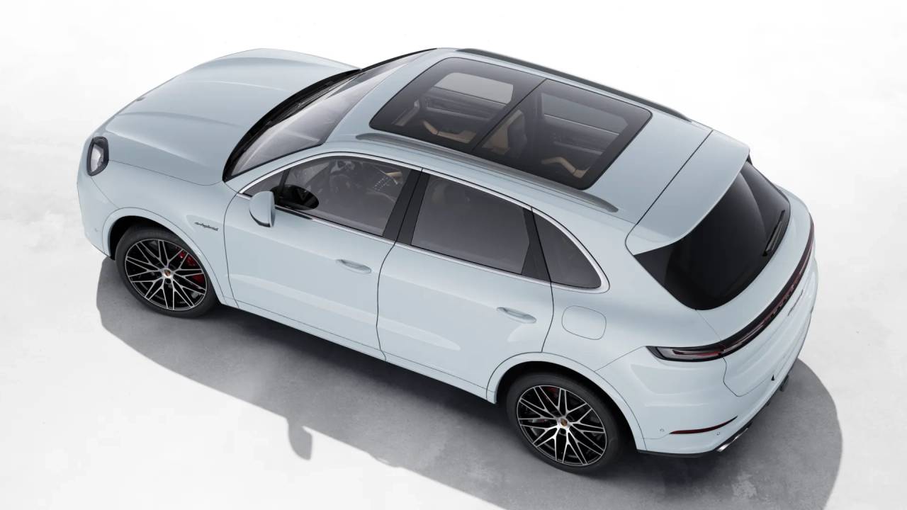 2026 Porsche Cayenne S E-Hybrid photo 4