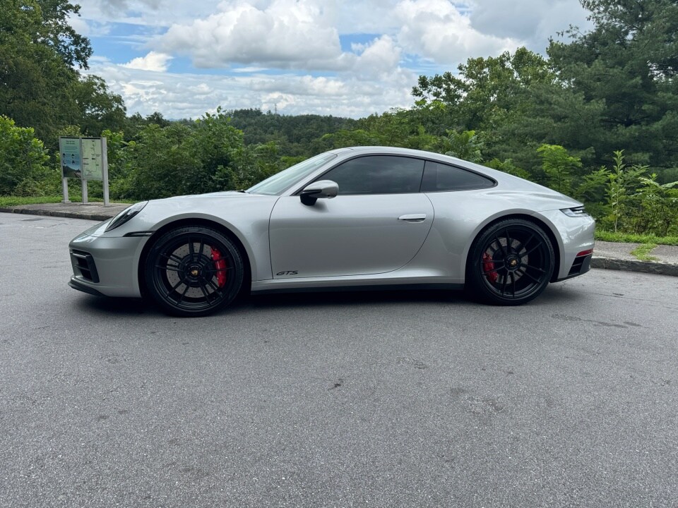 2024 Porsche 911 GTS photo 2