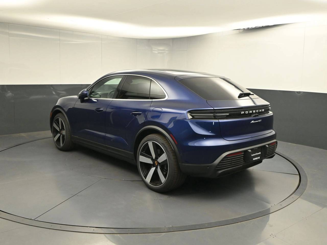 2025 Porsche Macan Electric photo 3