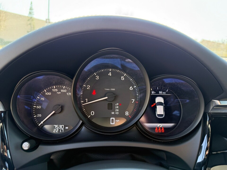 2024 Porsche Macan Base photo 4