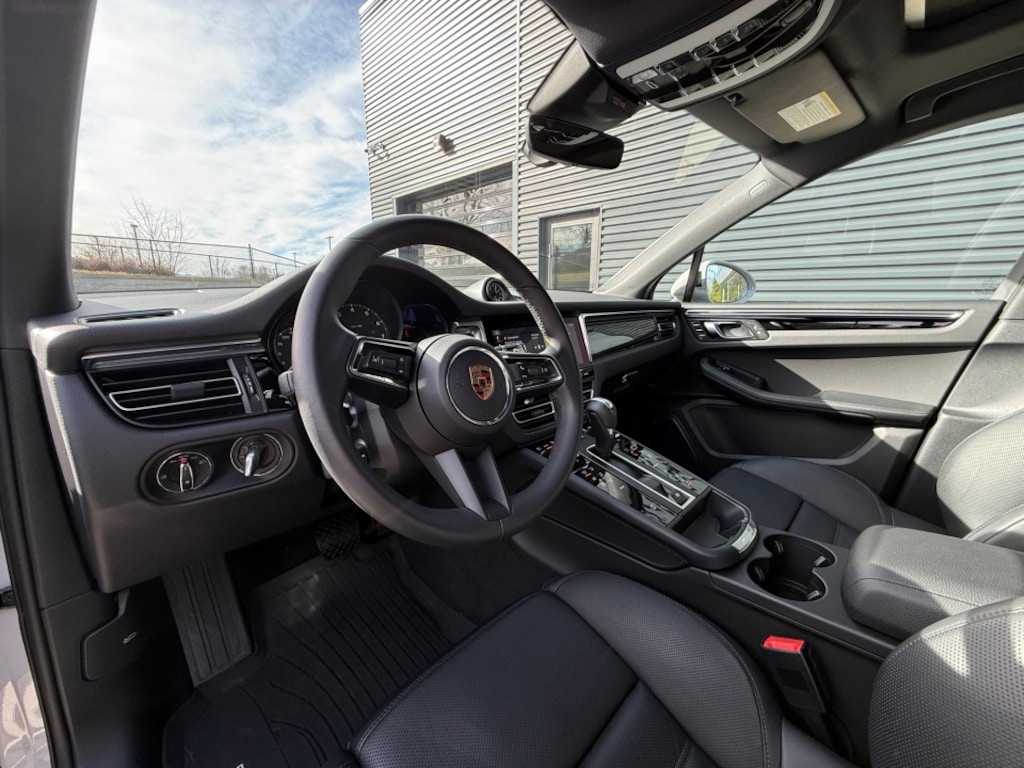 Used 2025 Porsche Macan SUV