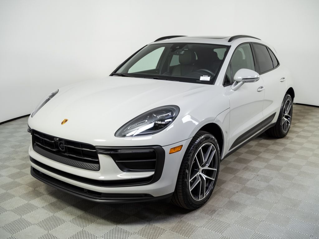 2024 Porsche Macan -'s photo