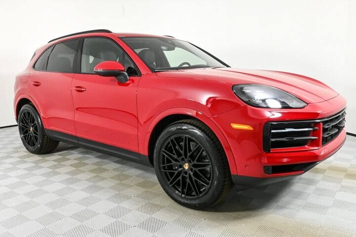 2025 Porsche Cayenne photo 3