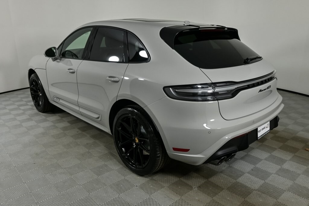 2026 Porsche Macan GTS photo 3