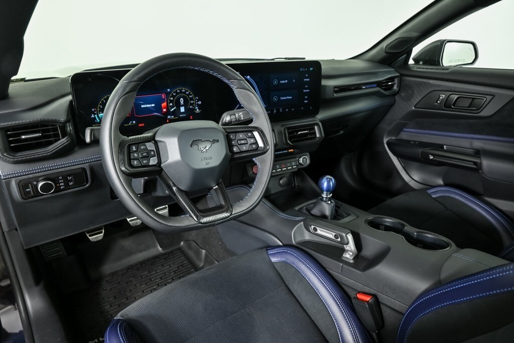 2025 Ford Mustang Dark Horse photo 4