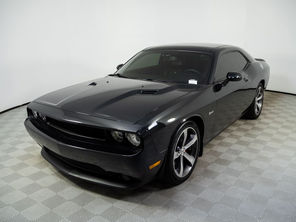 2014 Dodge Challenger R/T's photo