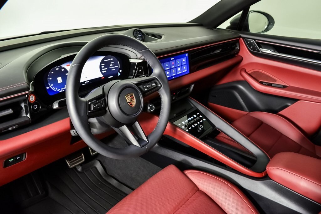 2025 Porsche Macan Electric photo 4