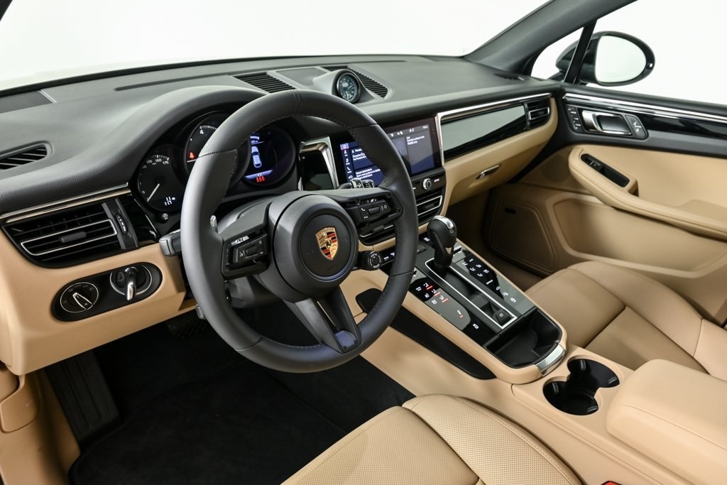New 2026 Porsche Macan Base SUV