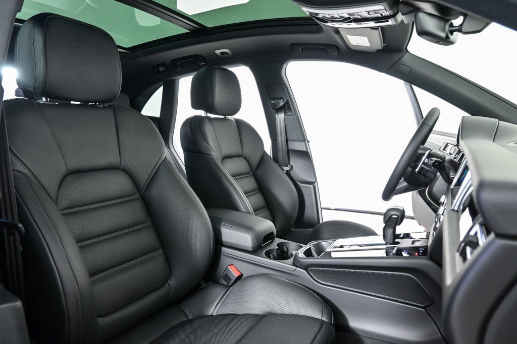 2026 Porsche Macan Base - Photo 24