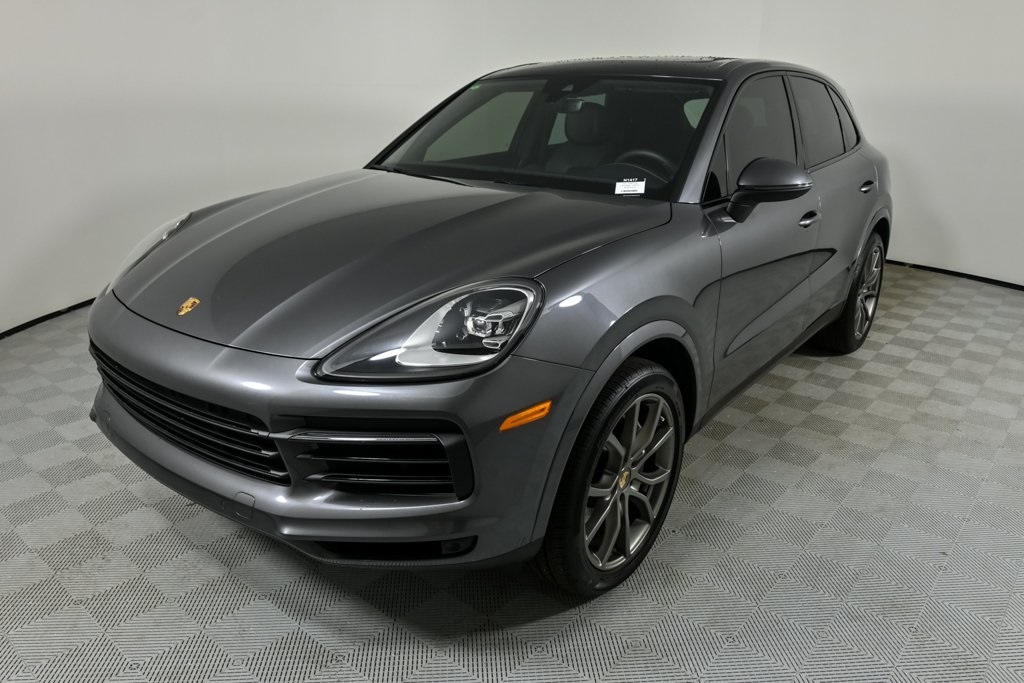 2022 Porsche Cayenne Base's photo