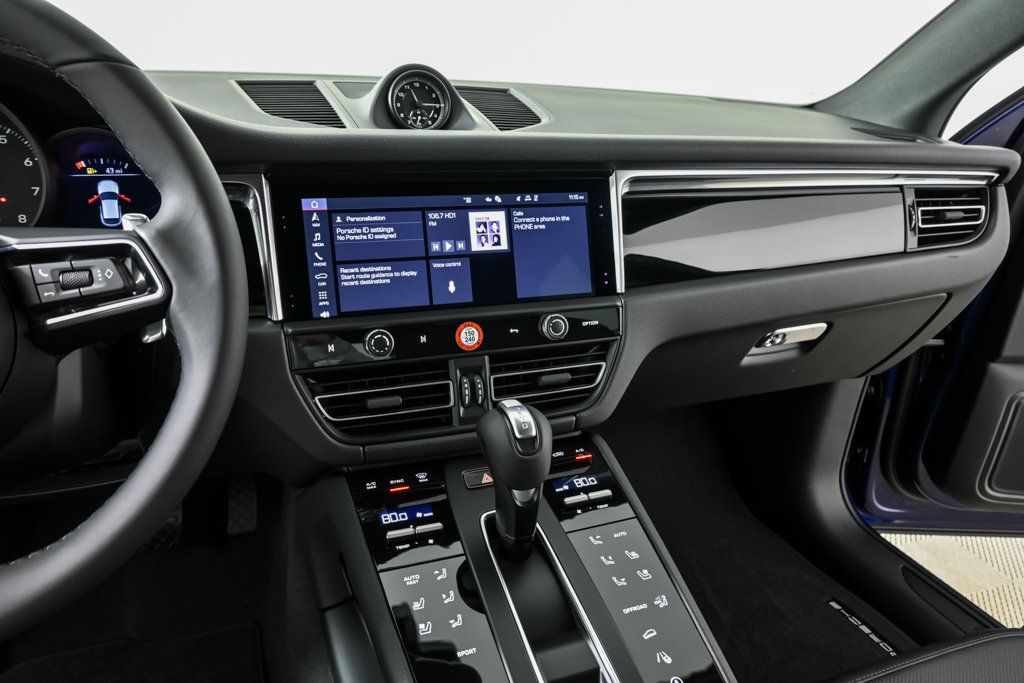 2026 Porsche Macan Base - Photo 13