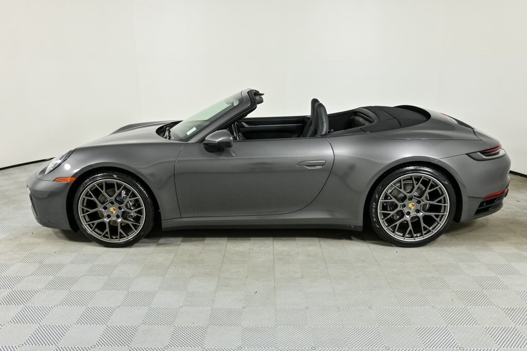 2021 Porsche 911 4 Cabriolet photo 2